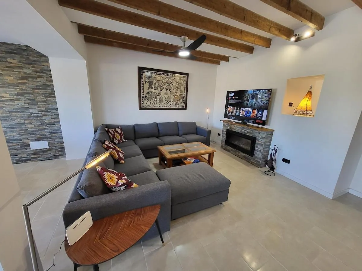 Дом отдыха Вилла Newly Renovated House With Pool In Sineu Center
