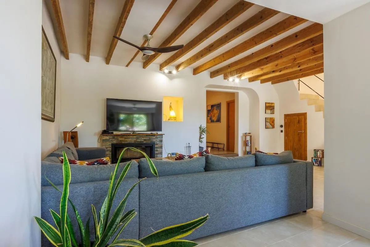 Дом отдыха Вилла Newly Renovated House With Pool In Sineu Center