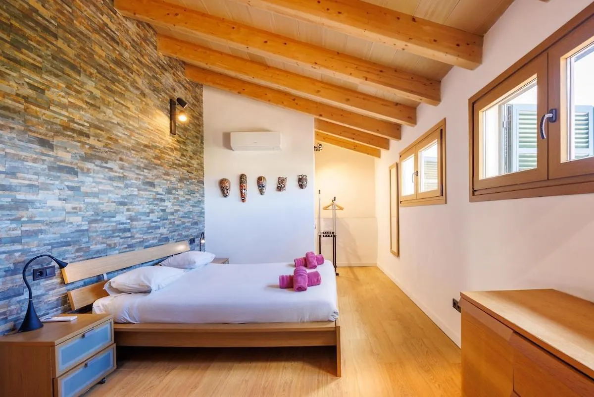 Вилла Newly Renovated House With Pool In Sineu Center Синеу