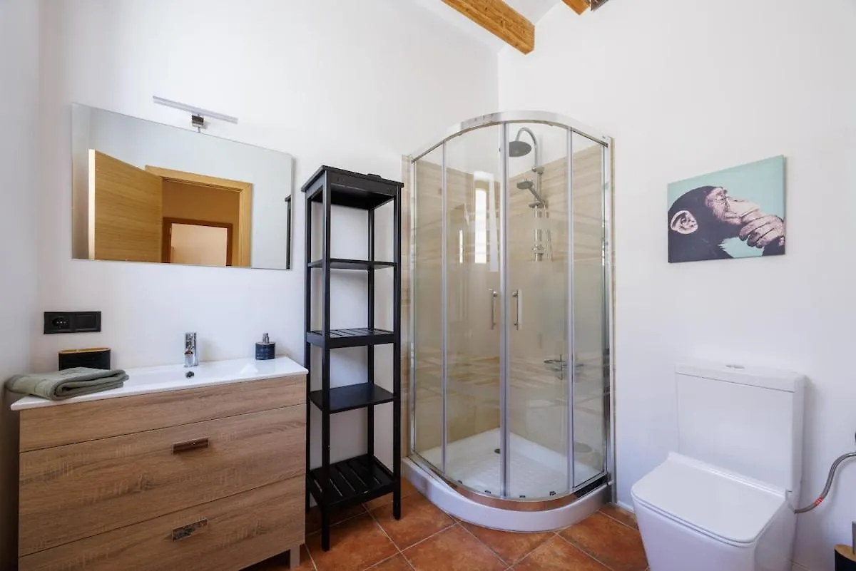 Дом отдыха Вилла Newly Renovated House With Pool In Sineu Center