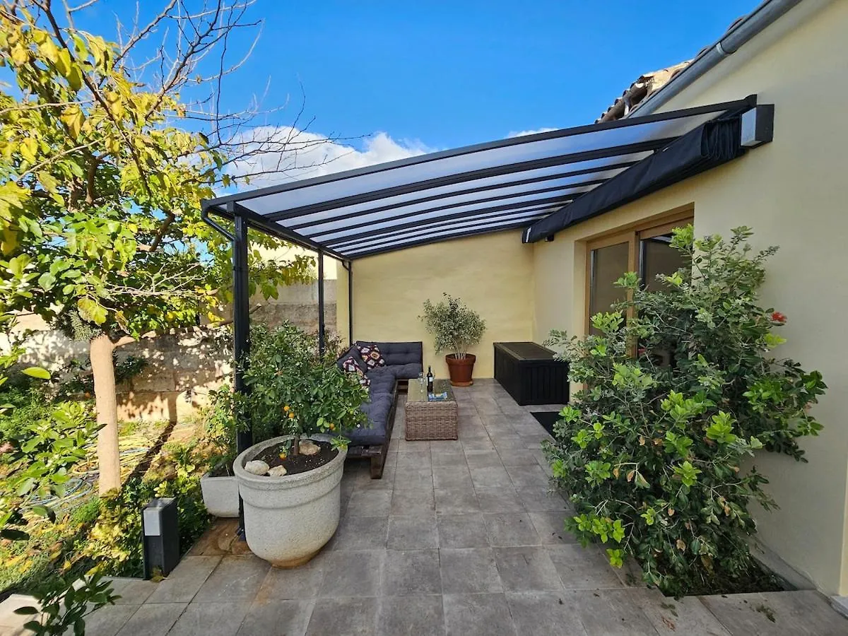 Вилла Newly Renovated House With Pool In Sineu Center